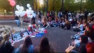 Stotinak mladih okupilo se na Kalemegdanu da oda počast tragično preminulom pevaču Liamu Pejnu