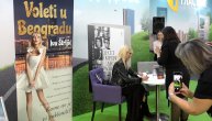 Iva Štrljić potpisivala knjigu "Voleti u Beogradu" na Sajmu knjiga
