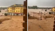 Poplave divljaju Španijom, snimak vode koja nosi sve pred sobom