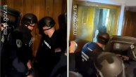 Dramatičan snimak sa Vračara: Osumnjičeni pucao na policiju i pretio sekirom