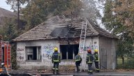 Prvi snimci velikog požara u Vojvode Stepe: "Video sam čoveka sa crnom kesom, ušao je u kuću"