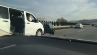 Direktan sudar kombija i auta, vozila smrskana na auto-putu kod Smedereva: Snimak sa lica mesta