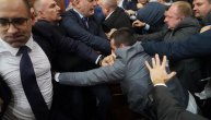 Ovako je počela tuča u Skupštini Srbije