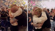 Nikad viđen momenat na utakmicama u Srbiji: Navijački par Partizana saznao pol bebe na tribinama