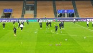 Glavobolja za Milojevića pre meča u Milanu, ali bukvalno: Snimili smo ga kako pije tablete