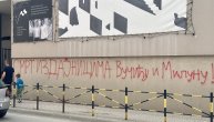 "Smrt izdajnicima" napisano na zidu Ekonomske škole: Jezive, preteće poruke osvanule u centru Čačka