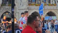 Lepe Hrvatice se prošetale ulicama Minhena ispred srpskih navijača