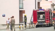 Veliki požar na poslednjem spratu zgrade na Voždovcu, na licu mesta 16 vatrogasaca
