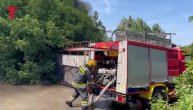 Gust dim širi se naseljem, vatrogasci u borbi sa stihijom: Prvi snimci požara u Kumodražu