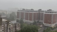 Na Novom Beogradu prizori kao usred zime: Smračilo se, kiša lije, pucaju gromovi