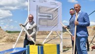 Investicija vredna 15 miliona evra: Vesić položio kamen temeljac za izgradnju ritejl parka u Šidu