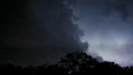 Munje iznad Batajnice: Nevreme na pragu Beograda