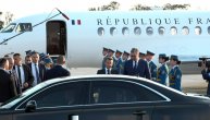 Makron sleteo u Beograd, dočekao ga predsednik Vučić
