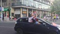 Srbija slavi zlato Novaka Đokovića: Ludnica na ulicama Beograda