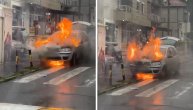 Gori auto u Vodovodskoj ulici: Dramatičan snimak iz Žarkova