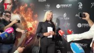 Kakva je bomba majka Tee Tairović! Među prvima stigla u Arenu, svi pogledi upreti u nju