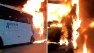 Zapalio se autobus nasred puta u Zemunu: Na sreću nema mnogo kola