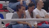 Žena plače posle stravičnog pada košarkaša Cedevita Olimpije