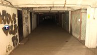 Ovo je garaža na Novom Beogradu gde je pronađena velika količina oružja: Snimak sa lica mesta