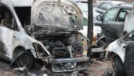 Izgorelo 6 automobila na parkingu u Beogradu: Pakao na dočeku Srpske nove godine