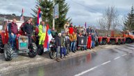 Grmi zapadna Srbija: Kamiondžije i traktoristi krenuli u božićnu vožnju - sve odjekuje!