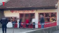 Prvi snimci nakon jake eksplozije Vidikovcu: Bomba na auto-servis, na vratima piše UČK: