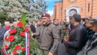Kovčeg sa telom Nebojše Pavkovića izneto iz kapele: Na sanduk položena zastava