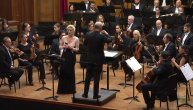 Ovacije za Filharmoniju i dirljiv oproštaj od maestra Felca