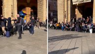 Ulični svirač izazvao delirijum u Bolonji kad su Grobari čuli njegovu pesmu