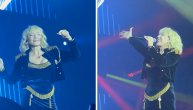 Lepa Brena počela koncert u Zagrebu
