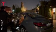 Najbliži prijatelj Saše Popovića stigao u vilu na Bežaniji: Ispred kuće pomazio umrlicu