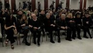 Buket belih ruža, Popovićeva slika i veliki video bim: Tužan dan za celu estradu