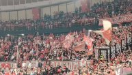 Ludnica u kopu navijača Olimpijakosa i skandiranje za Zvezdu tokom meča sa Partizanom