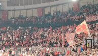 Navijači Olimpijakosa prozivaju Partizan uz uvredljivo skandiranje za Grobare