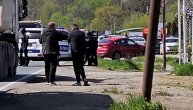 Policija poslala pregovarača da priča sa čovekom koji preti samoubistvom