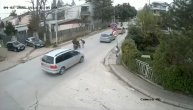 Jezivi video snimak: Auto udara dete na ulici