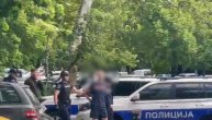 Kraj drame u Rakovici: Muškarac koji je bio "naoružan do zuba" i pretio, predao se policiji