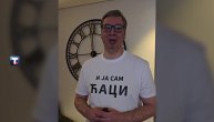 Vučić poslao poruku u majici s natpisom: "I ja sam ćaci"