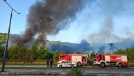 Veliki požar kod Košutnjaka: Crn dim se nadvija nad šumom, vatrogasci na licu mesta