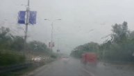 Popodnevni špic kao i pljusak napravili su kolaps na pojedinim deonicama u prestonici Srbije
