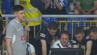 Aleksa Ilić uzeo mikrofon pa se obratio publici nakon nastavka meča