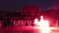 Delije upale na stadion Partizana i napravile bakljadu