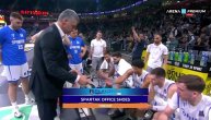 Trener Spartaka poludeo na tajmautu posle serije Partizana, lupao tablom o reklamu