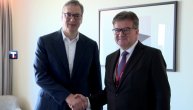 Vučić se sastao sa Lajčakom u Pragu