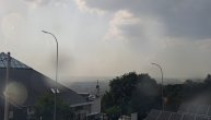I kiša i grad su se sručili istovremeno: Snažno nevreme pogodilo ovaj deo Srbije