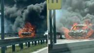 Snimak buktinje od automobila, ostala samo limena školjka: Vatra progutala vozilo kod naplatne rampe