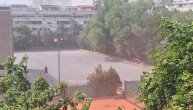 Peščana oluja u Beogradu: Vetar nosi sve pred sobom, ne vidi se prst pred nosom