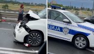 Delovi vozila rasuti po mostu: Snimak saobraćajne nesreće kod hipodroma