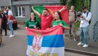 Srbin i Portugalke se udružili, podigle tri prsta u vis!