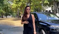 Cecin dekolte nikad dublji, a ovo se vidi! Stigla u besnoj mašini na Zvezde Granda